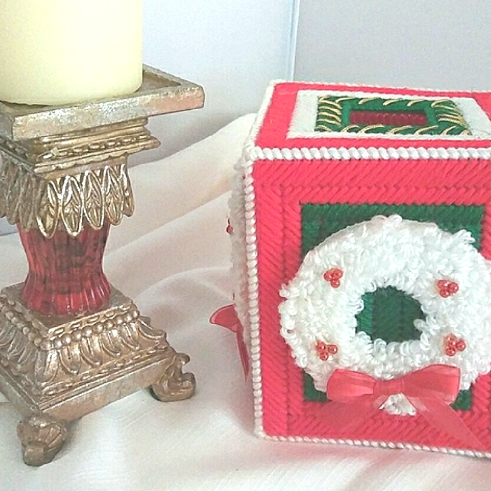 Hand Made Christmas Wreath Tissue Box Cover NWT